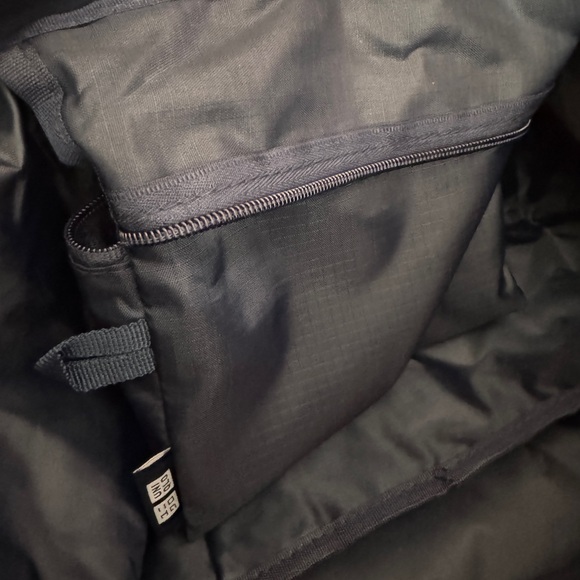 Uniqlo Collapsible Bag Navy NWOT - Picture 5 of 9